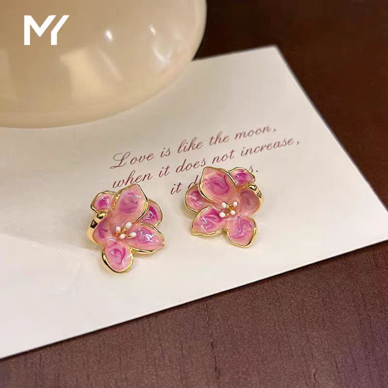 Peach blossom stud earrings for Women 2025 New bestseller, light luxury, high-end, niche design, sweet and elegant pink earrings Application Scenario