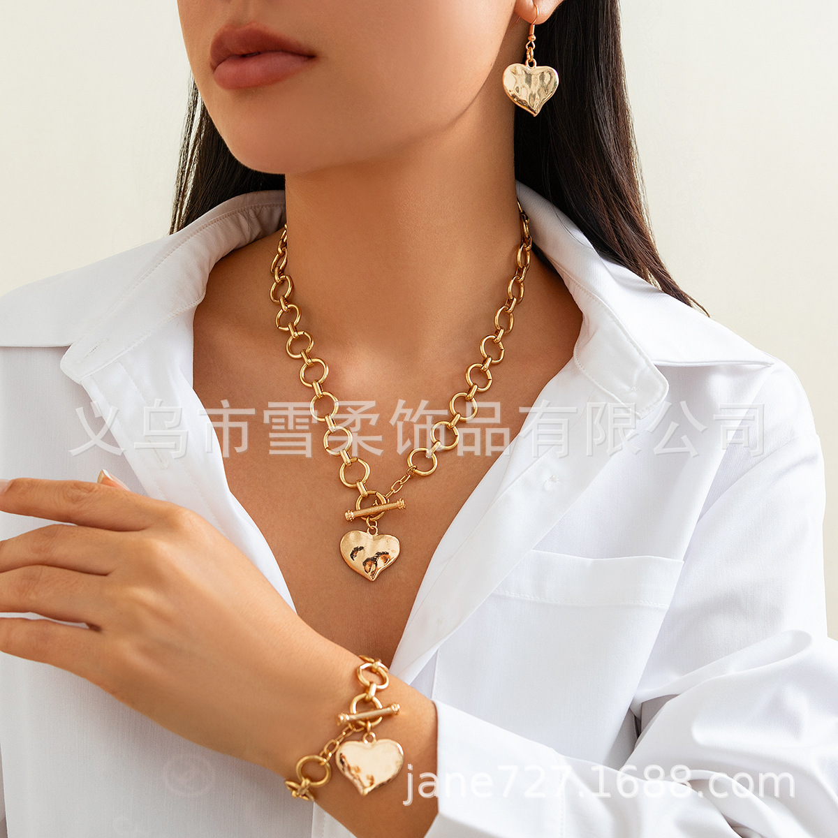 European and American cross-border jewelry, personalized cross alloy pendant necklace, cold style, flat buckle collarbone chain for women full figure