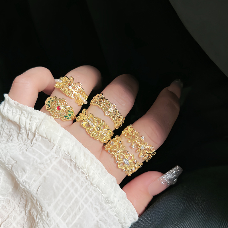 A new light luxury, niche and retro hollowed-out lace iris flower open ring, a gender-neutral, fashionable and cold style ring for women Specification drawing