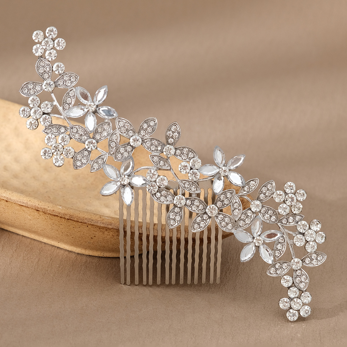 Cross-border bride headwear, alloy water diamond comb, fashionable wedding accessories, hair accessories, ancient-style photo album, hair crystal comb details Picture
