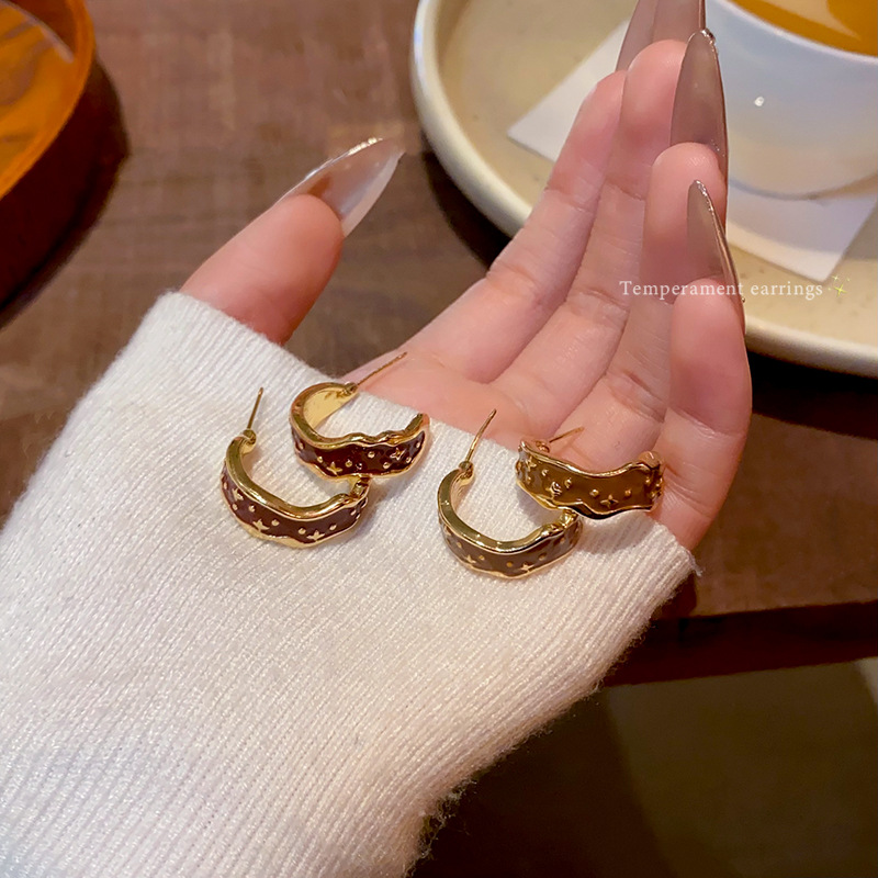 925 Silver Needle Little Chanel style Versatile and elegant C-shaped ear ring earrings for women, light luxury, niche and high-end design sense, glazed ear studs Specification drawing