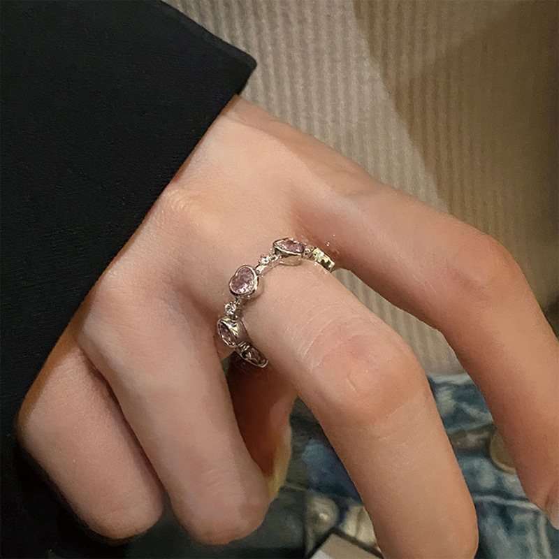Korean version pink diamond zircon heart-shaped ring for women's Instagram niche design High-end ring, fashionable and individual index finger ring details Picture
