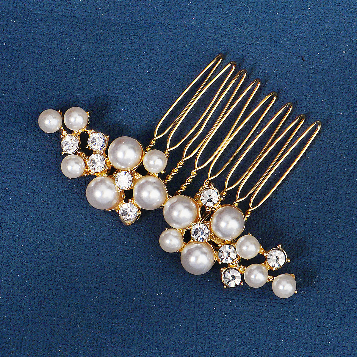 Bride's accessories: Simple hair accessories, luxurious rhinestones, handcrafted updo, metal comb, Xiuhe ancient-style catwalk, pearl comb full figure
