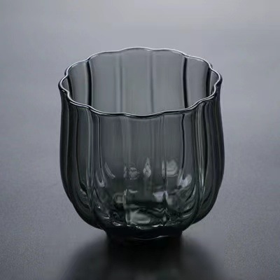 Creative glass cups, simple household tea tasting cups, tea cups, popular water cups, high borosilicate heat-resistant glass tea cups, lotus cups Application Scenario