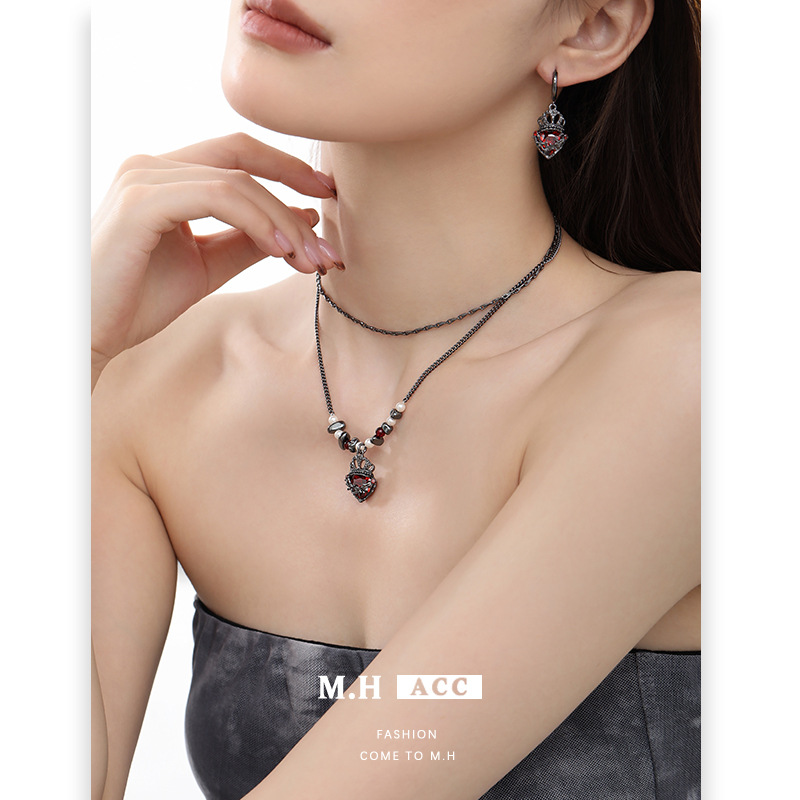 ins Dark style necklace wholesale, niche design sense, double-layered collarbone chain, crown, heart zircon pendant for women full figure