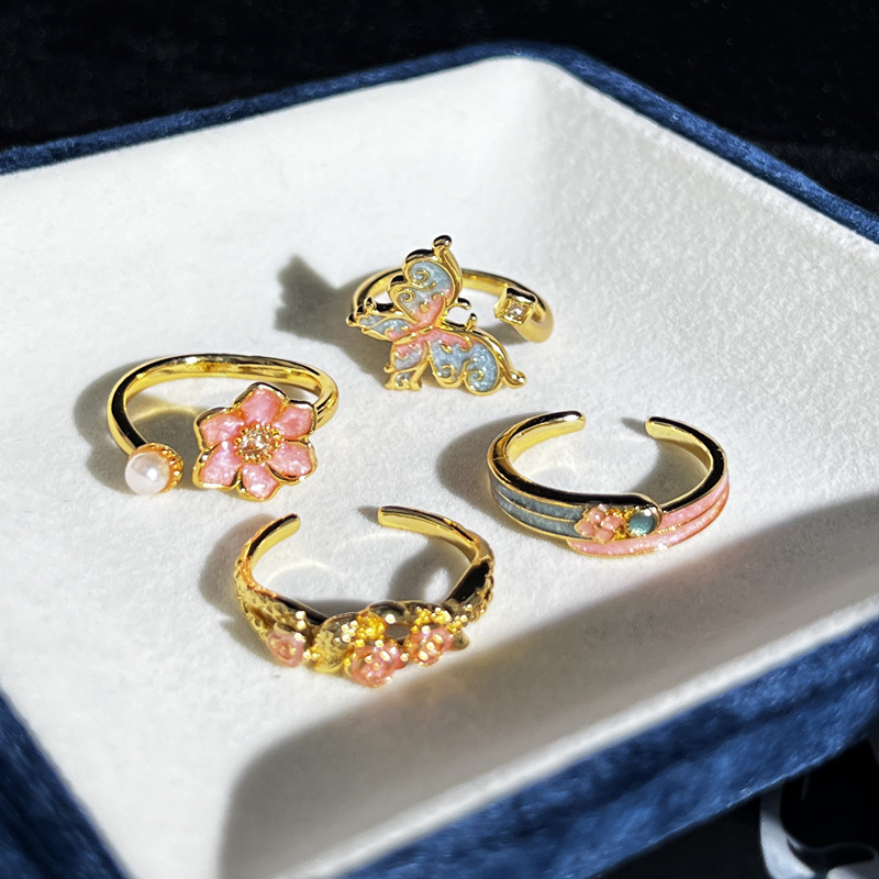 A popular retro new Chinese-style enamel gradient butterfly flower sweet and cool ring on Xiaohongshu, a niche ring with a cold and feminine style Specification drawing