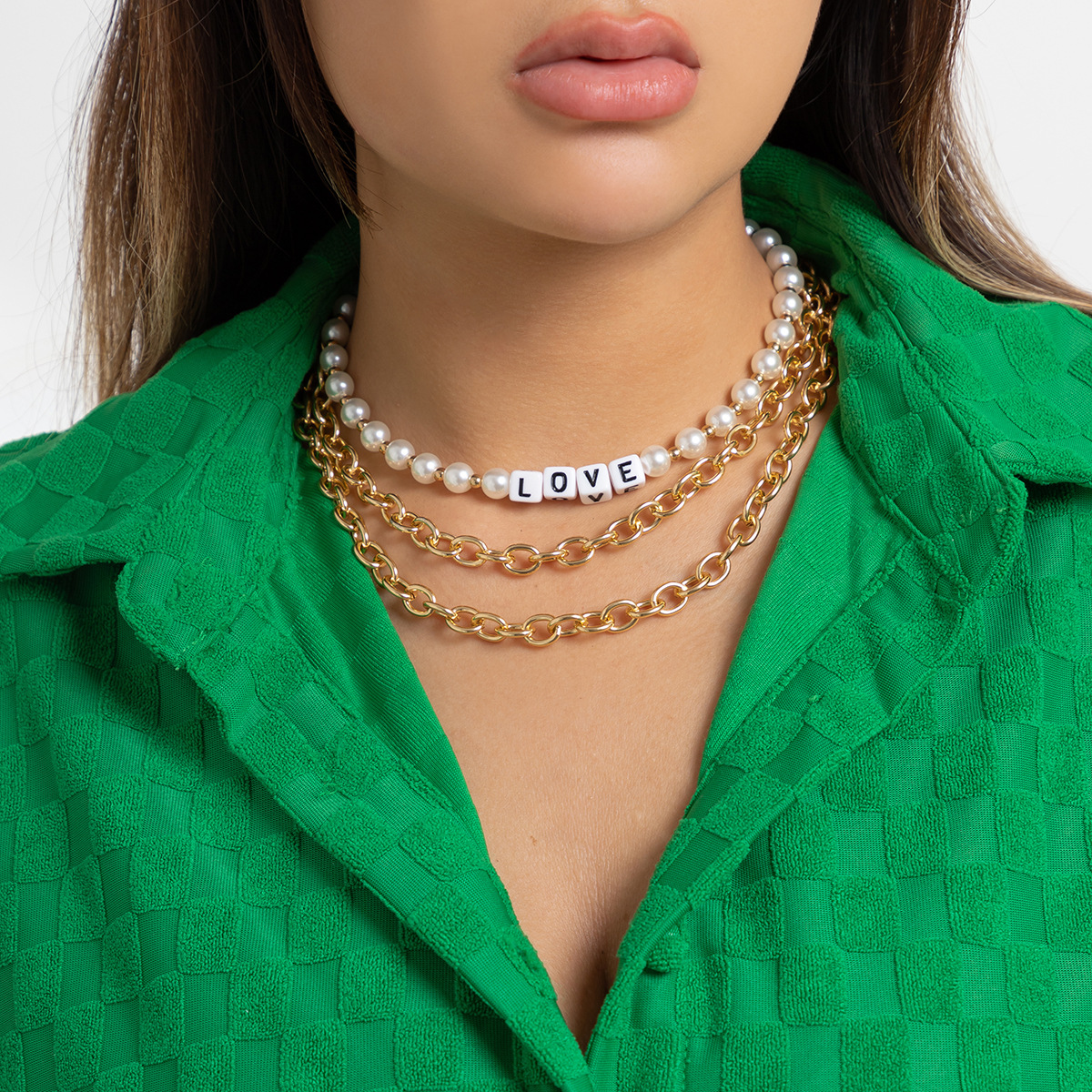 European and American cross-border jewelry, exaggerated and unique thick chain beaded necklace, female alloy imitation pearl sweet and cool letter necklace full figure