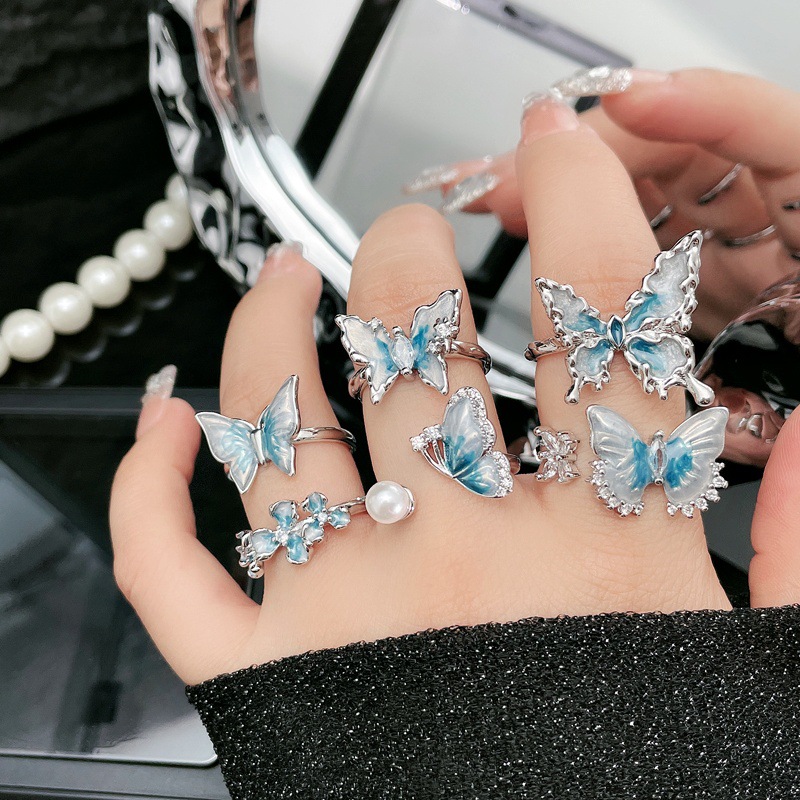 A fresh and elegant ice blue butterfly opening ring for women on Instagram, with a cold and cool style, sweet and unique charm, simple and niche ring trend full figure