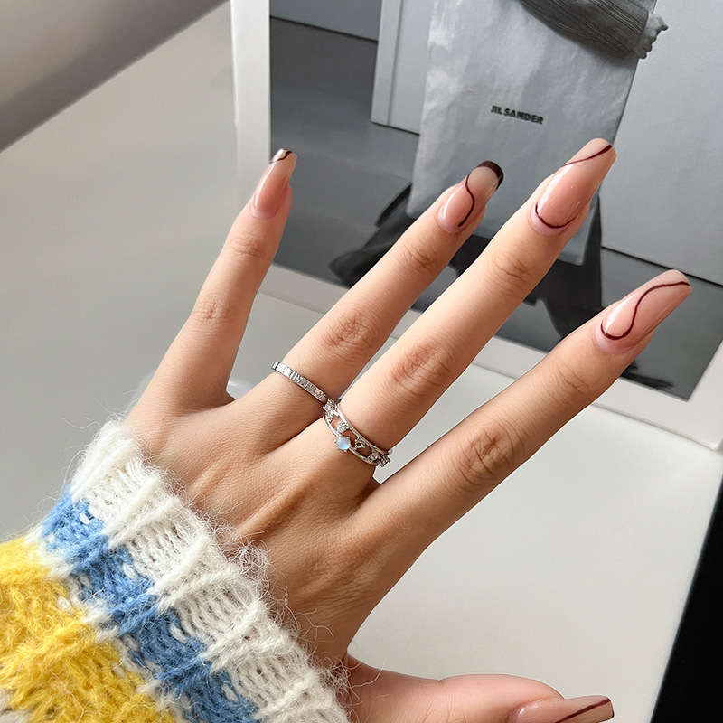 This is a niche design moonstone open ring with a unique and elegant style. It is a simple and versatile, fashionable and cool index ring for women Specification drawing