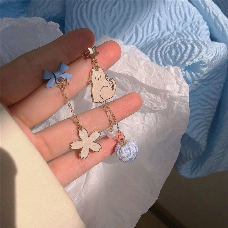 New 2025 blue stud earrings for female students, Korean style, cute 925 silver, versatile, asymmetrical blue earrings Application Scenario
