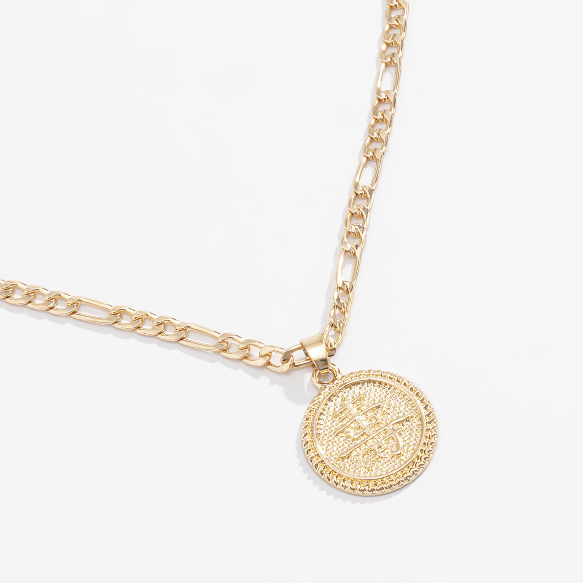 European and American cross-border jewelry, simple single-layer chain necklace, women's retro style, round alloy pendant necklace Application Scenario