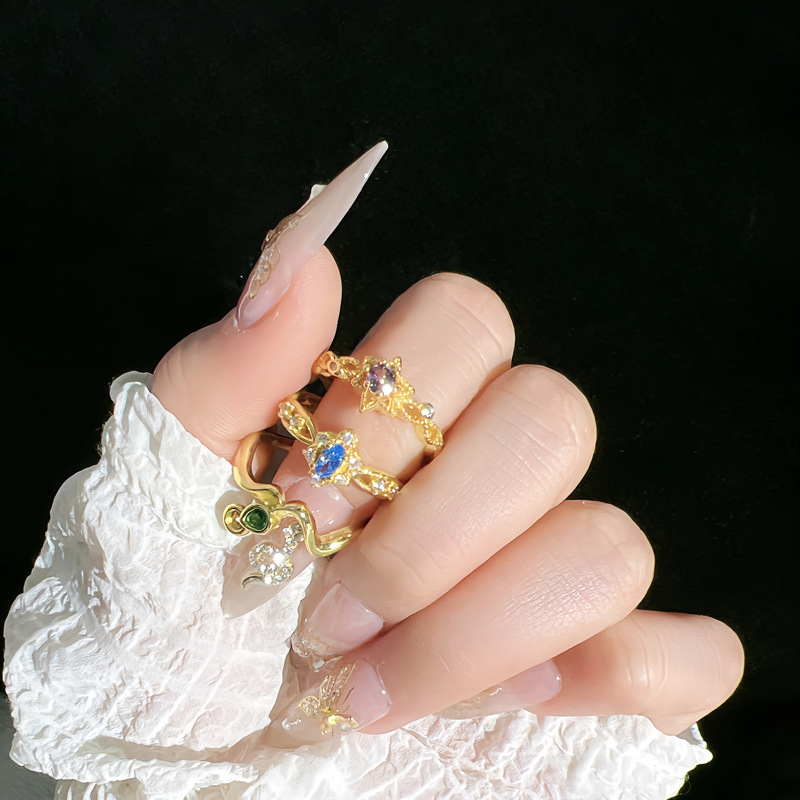 A small open ring with a court style starlight purple diamond, simple and elegant, and a retro, sweet and cool, versatile ring accessory made of sea blue zircon details Picture