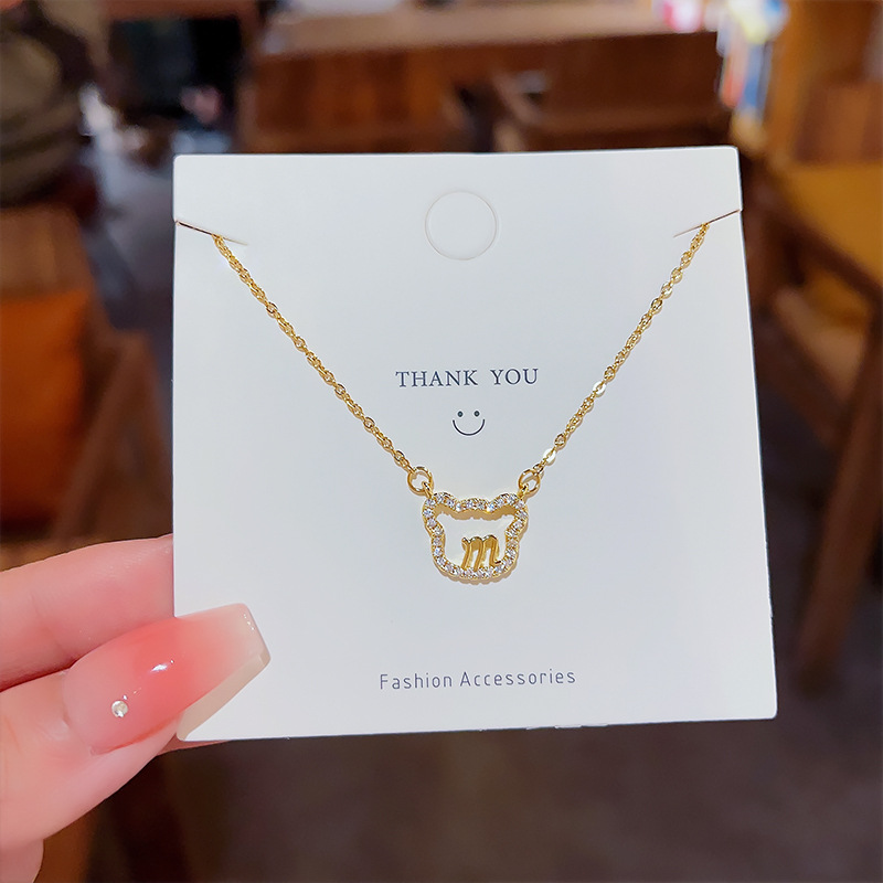 Fresh and simple cat necklace for women on Instagram, elegant and high-end, a popular accessory that is both niche and versatile. Wholesale collarbone chain full figure
