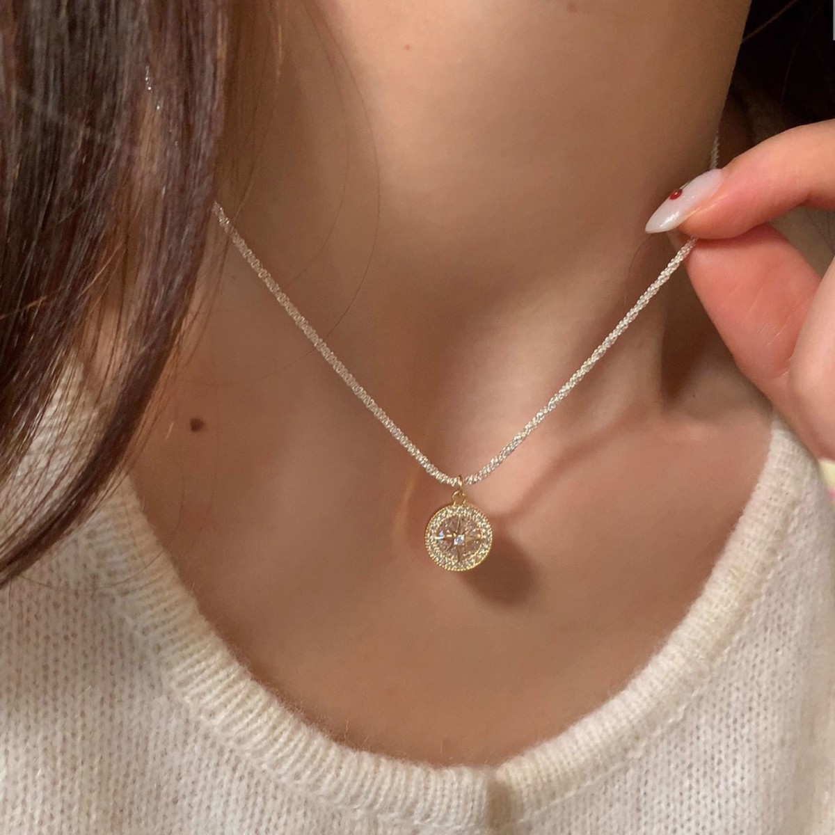 Korean-style micro-inlaid zircon octagonal necklace, a woman's personality, light luxury, versatile, fashionable and niche design collarbone chain details Picture