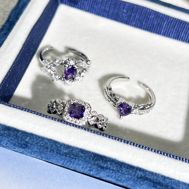 Sweet and cool Girl Y2K Geometric heart purple diamond Open ring, a delicate, light luxury, niche and cold style ring with a feminine touch Application Scenario