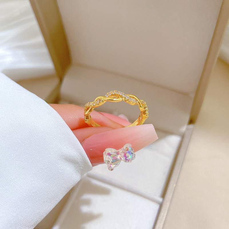【 Copper Micro-inlay 】 Open zircon ring, a fashionable and individual ring for women, index finger ring, the same style as Internet celebrities, simple and cold Application Scenario