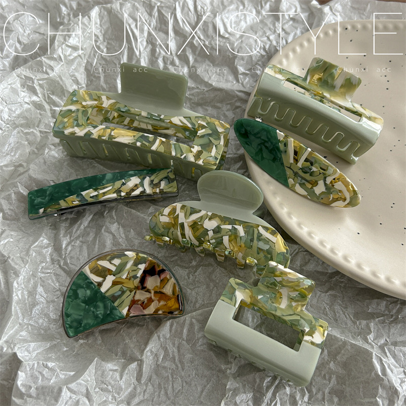Korean-style fresh and light green color grab clip, versatile style, acetate toothed hair grab at the back of the head, updo shark clip headwear details Picture