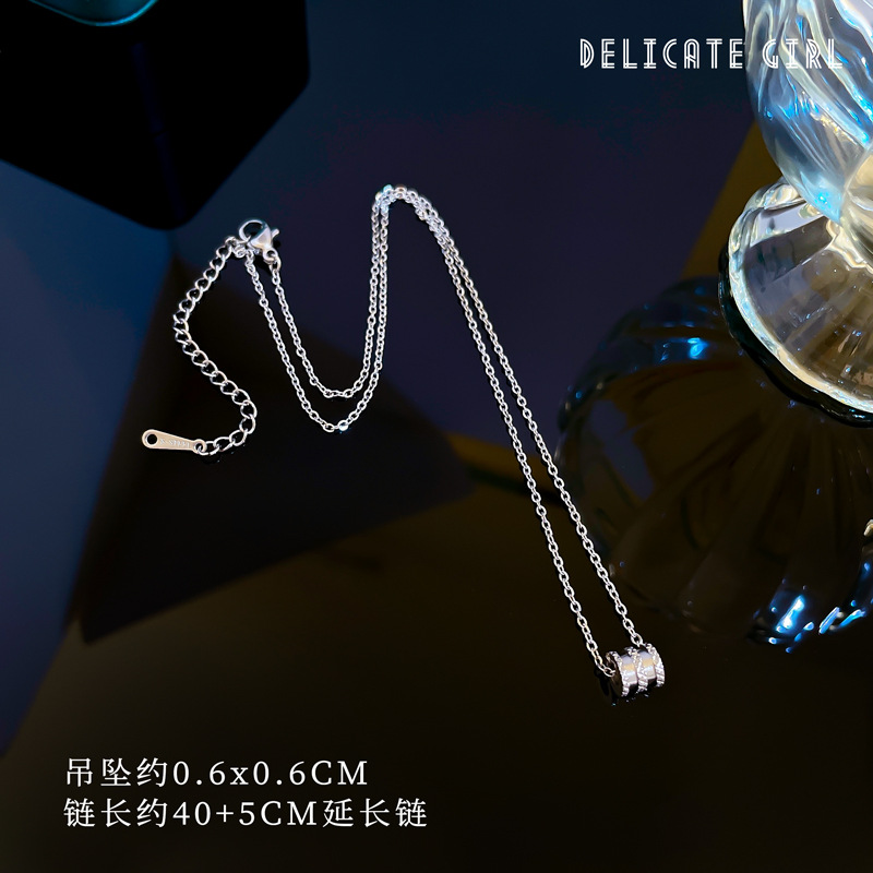 【 All-titanium Steel 】 Xiaoman Yao Furnace Inner real gold cold Necklace, female Instagram Internet celebrity collarbone chain accessory Application Scenario
