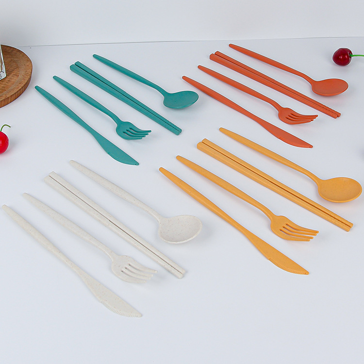 Cross-border portable wheat straw tableware set, plastic knife, fork, spoon, chopsticks and tableware four-piece set, gift manufacturer wholesale Application Scenario