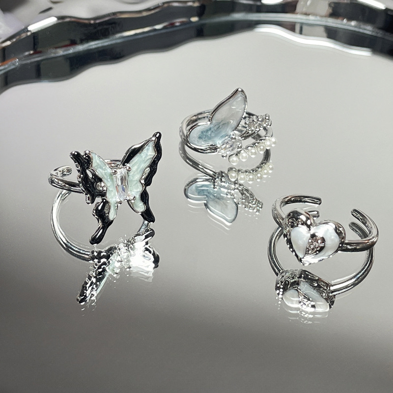 ins cold style butterfly drop glaze simple ring, a woman's heart, elegant and high-end, light luxury, versatile, layered index finger ring Application Scenario