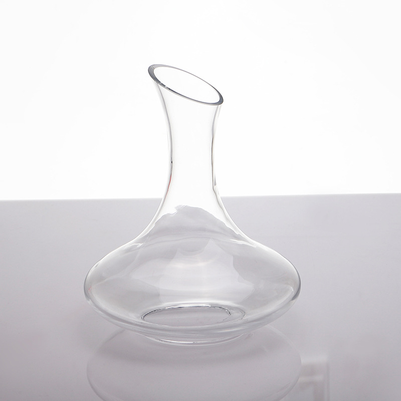 Creative crystal glass slanted decanter, red wine decanter, wine dispenser, wine set, single package full figure