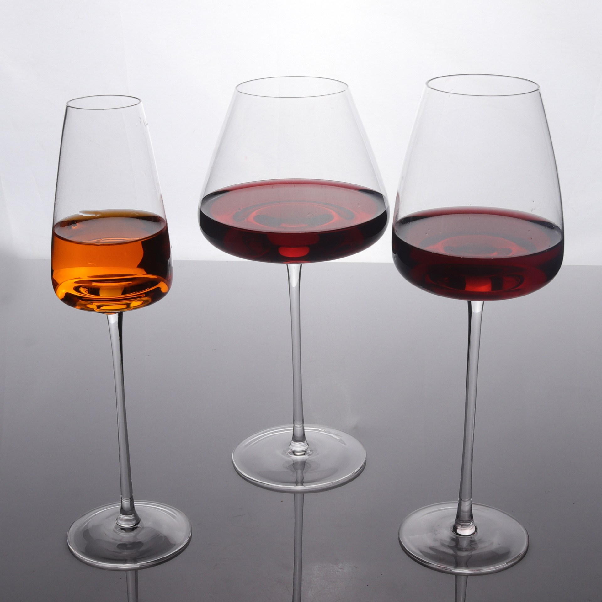 Creative handcrafted crystal concave bottom red wine glasses and champagne glasses, two color box set, home large-bellied Burgundy set Specification drawing