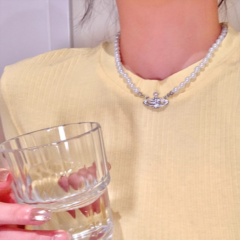 Saturn necklace, Star Ball pearl brooch, simple and niche necklace accessory, light luxury collarbone chain, ins style Application Scenario
