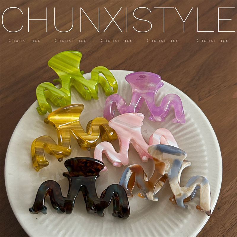 YD Korean small M-shaped elegant shark clip, versatile and stylish, france texture grabbler, back of the head updo hair clip full figure