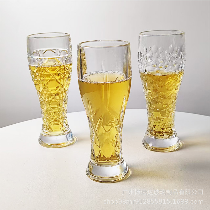 Thickened craft beer mugs, glass draft beer cups, household high-appearation-level water cups, beverage juice cups, engraved wheat wine cups full figure