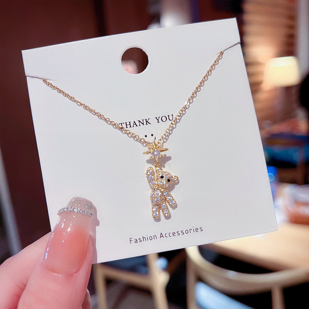 Sweet and cool, cute little bear titanium steel collarbone chain, new light luxury, niche, non-fading necklace, fashionable and versatile necklace accessory details Picture