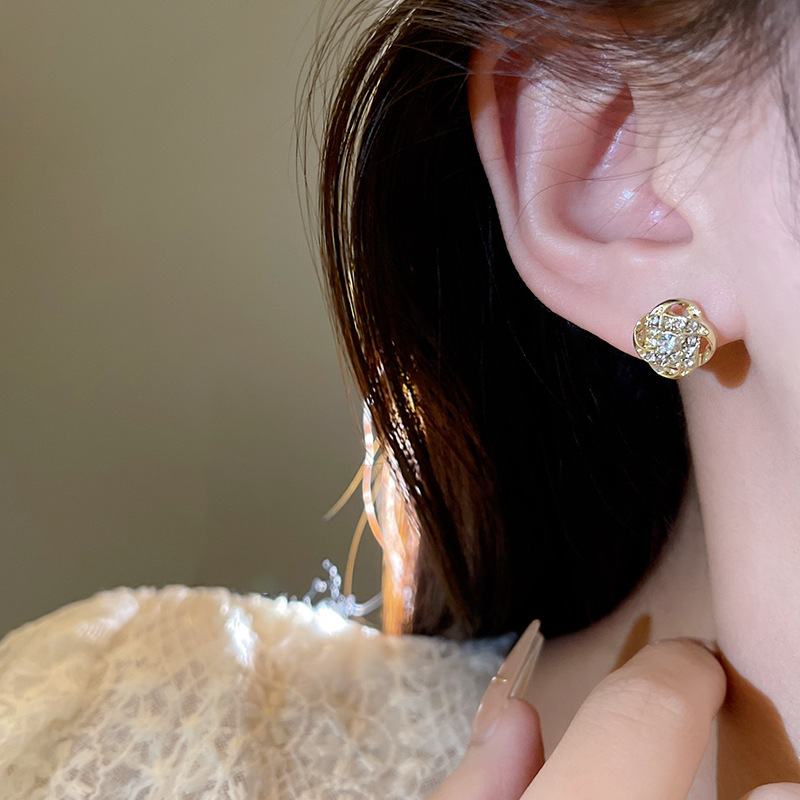 S925 Silver Needle Korean light luxury Zircon flower earrings, women's niche high-end design, simple and versatile stud earrings details Picture