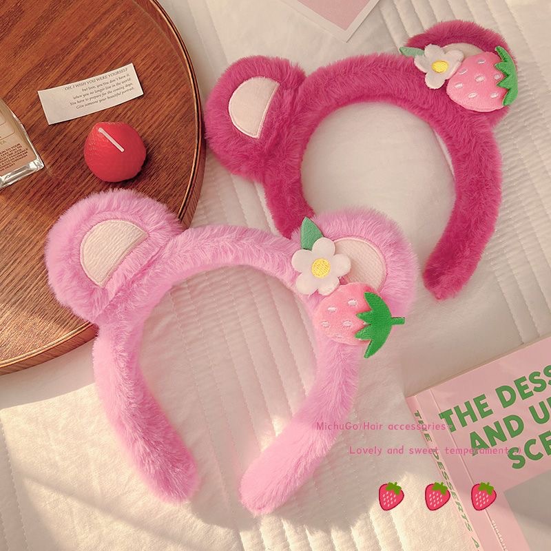 Cute face-washing hair band for tying hair, special headband for girls' autumn and winter plush mask application, strawberry ear hairpin headwear Application Scenario