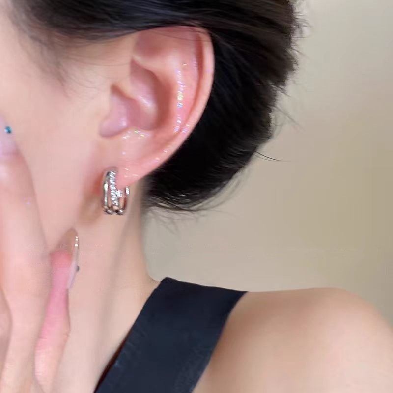 Double-layer zircon fashionable plain ring earrings for women's ins cold style, versatile and elegant ear rings, simple ring ear buckles and earrings Application Scenario