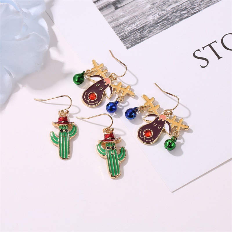 Christmas snowflake ribbon earrings, cartoon bells, Christmas gifts, tassel earrings, elk bells, cute earrings Application Scenario