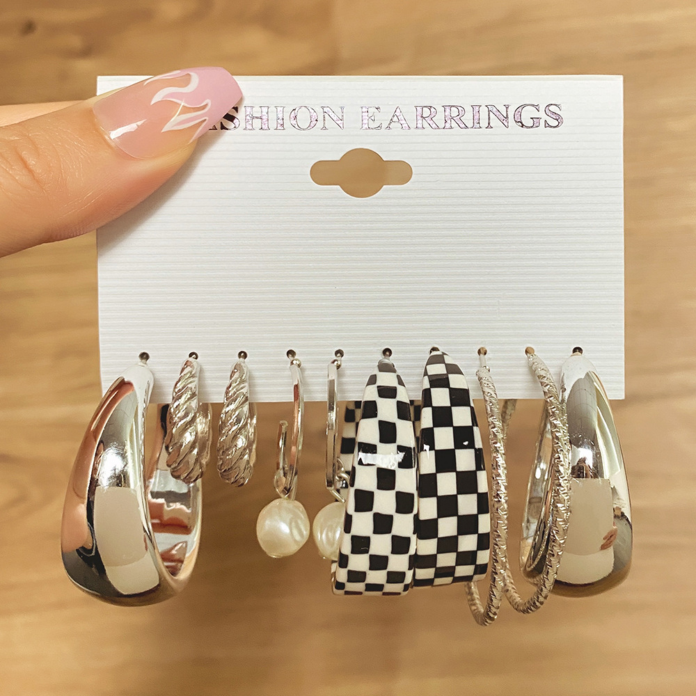 A 5-piece set of creative butterfly tassel earrings for European and American trade, with a retro and elegant chessboard style and high-end earrings details Picture