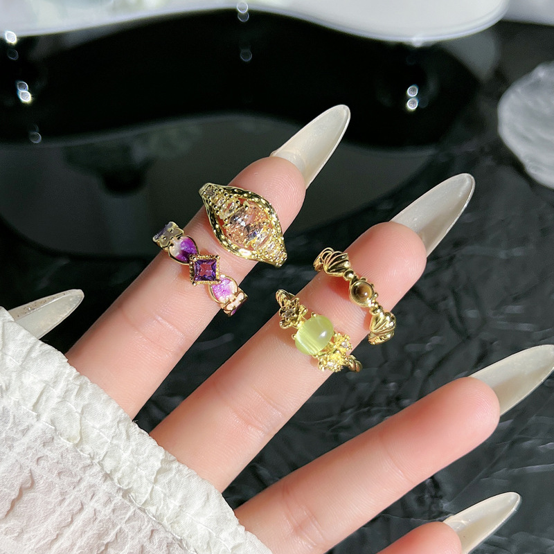New Chinese-style exquisite oval cat's eye stone sweet and cool open ring for women, geometric micro-inlaid, unique and niche design sense ring Application Scenario