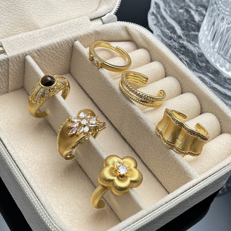 French light luxury retro court style brushed open ring, women's tiger's eye stone flower geometric fashionable and niche index finger ring Application Scenario