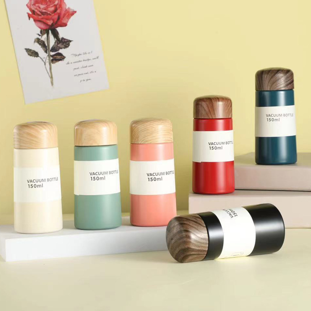 This is a popular mini pocket cup with a 316 stainless steel inner liner and a thermos. It is a creative and portable gift for holding pills and can be printed with a LOGO full figure