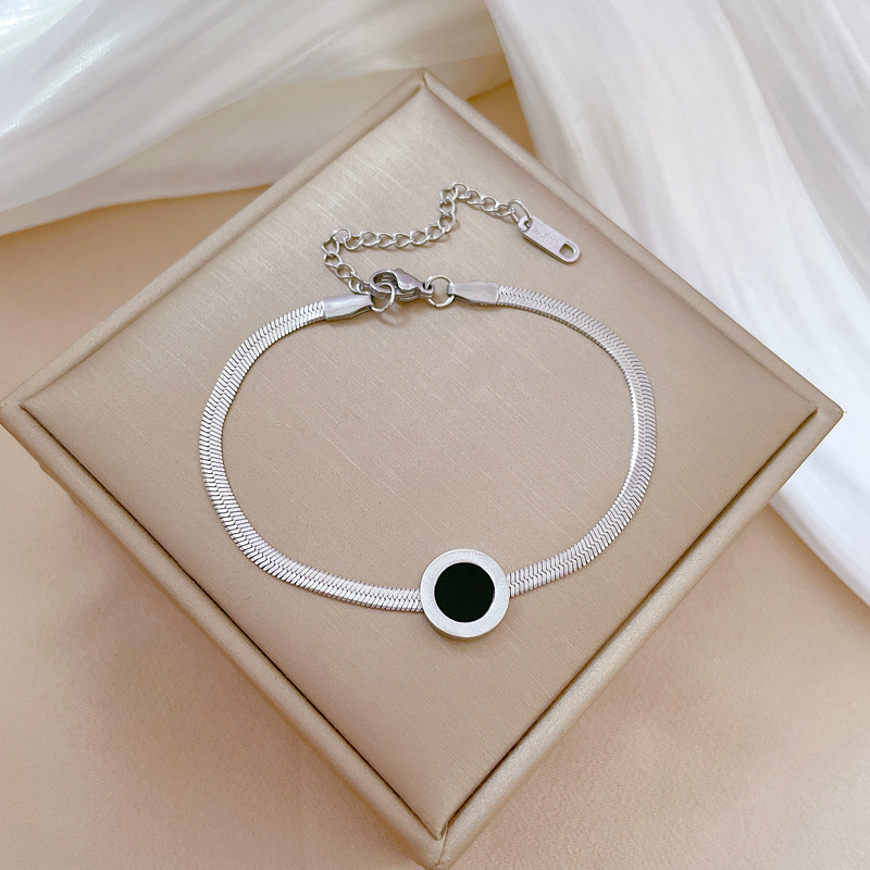【 All-titanium Steel 】 Dongdaemun's unique Roman watch bracelet with round beads and gold bracelet inside the furnace, a female Internet celebrity's retro best friend Application Scenario