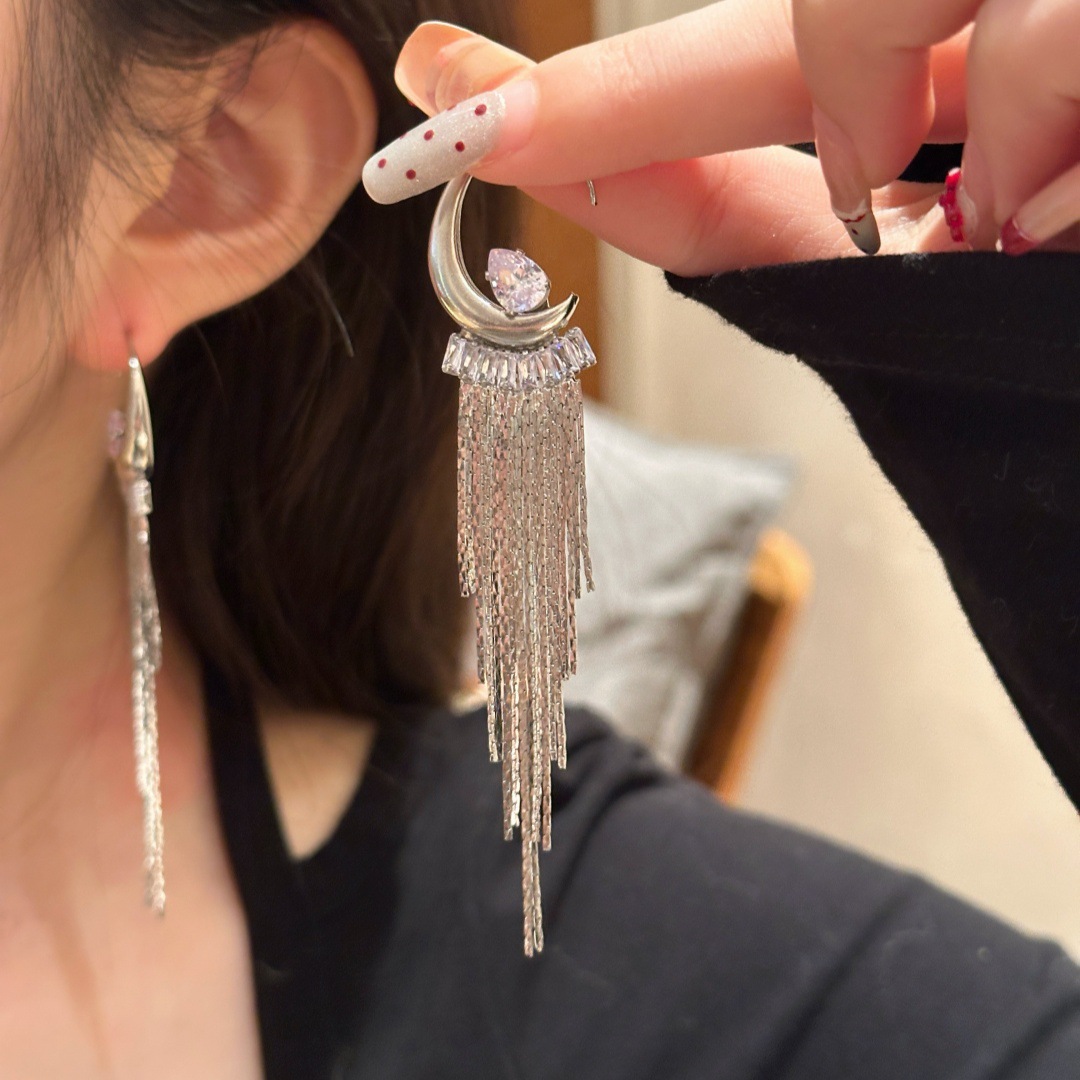 2025 New style light luxury high-end long tassel earrings, feminine, fashionable, face-slimming earrings and earrings 925 full figure