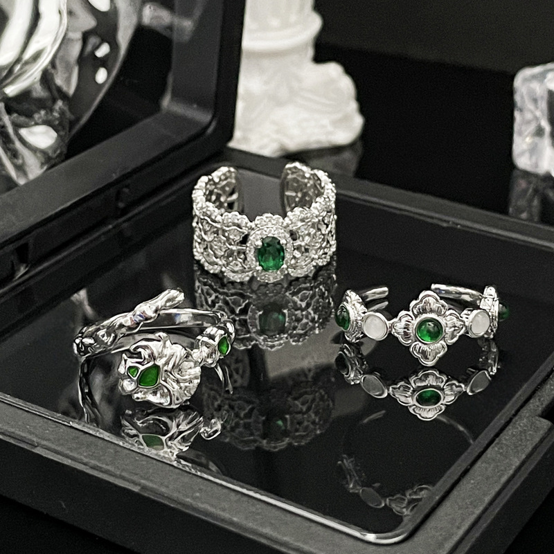A niche high-end court-style hollowed-out brushed retro open ring for women on Instagram, a cold style imitation emerald ring Application Scenario