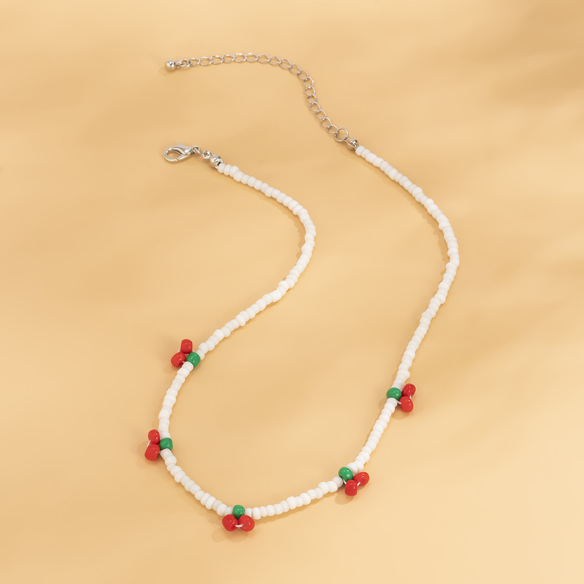 Fashionable and simple style colorful beaded sweet collarbone chain necklace, European and American ethnic retro rice bead bracelet and ankle chain Application Scenario