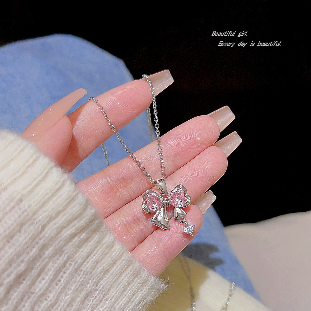 Super Flash Zircon necklace, light luxury and niche design sense collarbone chain, 2025 new style bestseller bow choker neck chain full figure