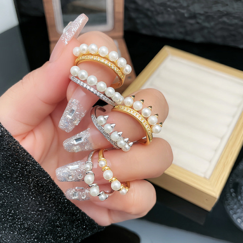 A super fairy-like French niche design pearl zircon ring for women, a new high-end, sweet and cool, exquisite layered index finger ring Application Scenario