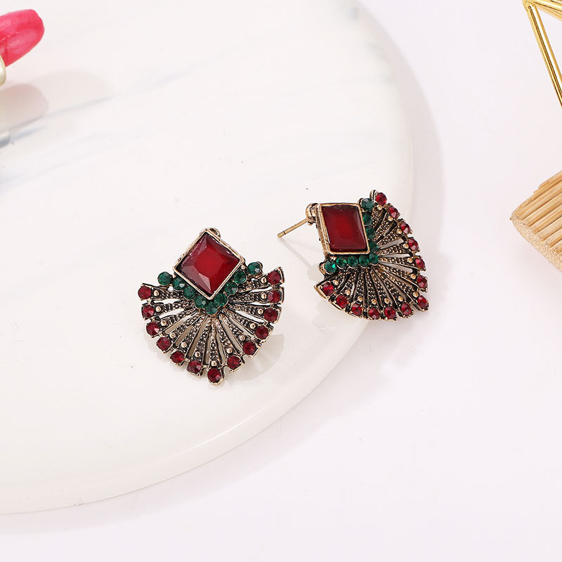 Europe and the United States retro Bohemian national wind ruby earrings selling fan crystal stud jewelry wholesale Specification drawing