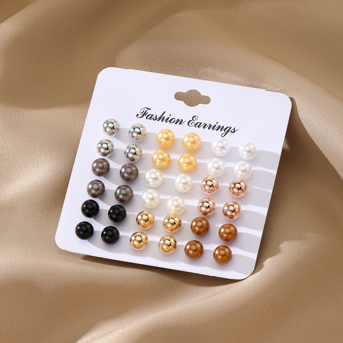 A popular cross-border fashion geometric colored round stud earring set from Europe and America, a simple commuting imitation pearl stud earring set for women, 18 pieces Application Scenario