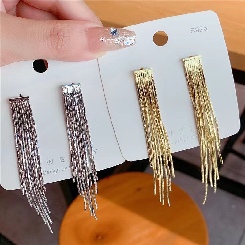 Simple, high-end, versatile and fashionable long chain tassel stud earrings, women's ins trendy European and American style design earrings and earrings full figure