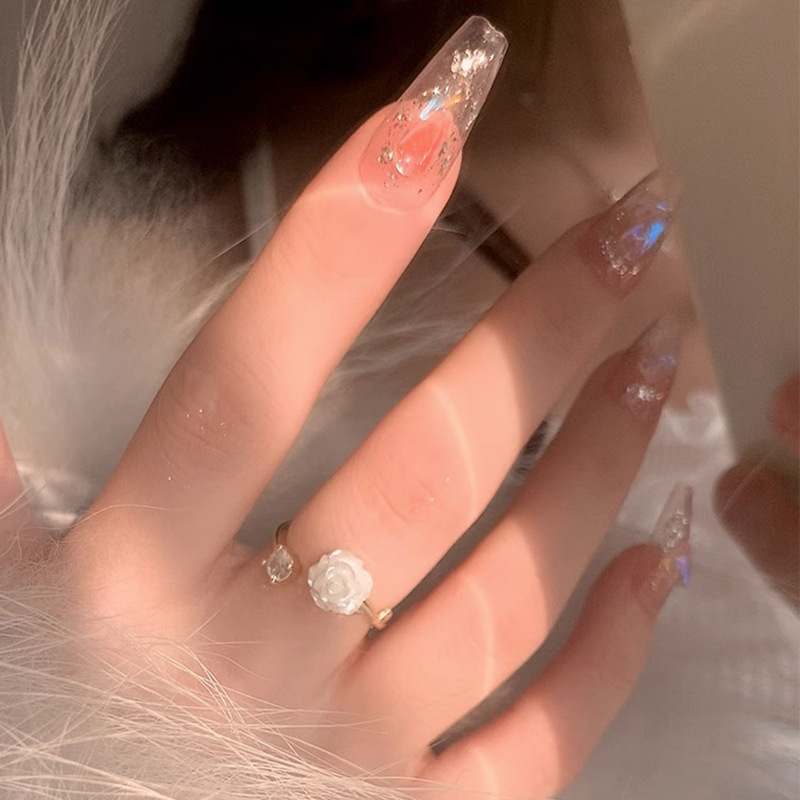 Camellia open ring, a niche design for women, exudes a sense of high-end and light luxury. It's a new trend for the 2023 brand full figure