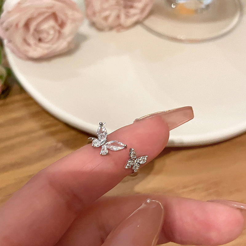Butterfly zircon symmetrical ring, a trendy, light luxury and niche design for women on Instagram. The opening of the tail ring can be adjusted, making it a personalized and high-end ring details Picture