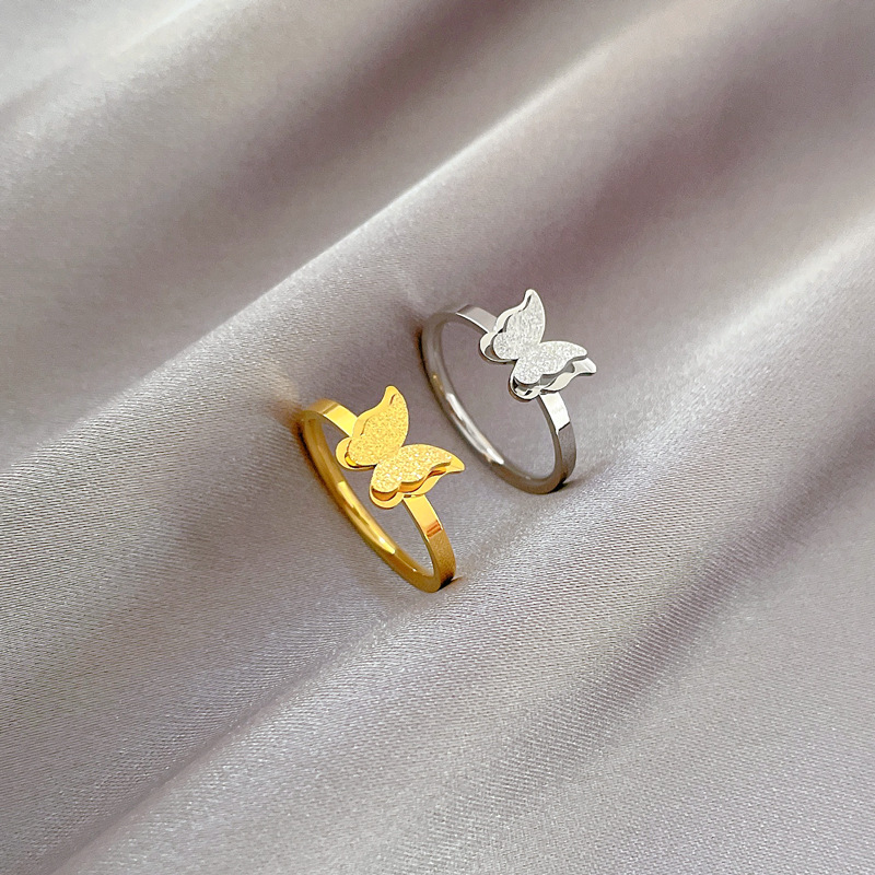 【 Non-Fading 】 Minimalist butterfly titanium steel cold style dance ring for men and women, trendy and simple food rings on Instagram Application Scenario